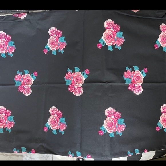 NEW Betsey Johnson Romantic Roses Twin Comforter Set Sham Black & White Stripes - Picture 8 of 9